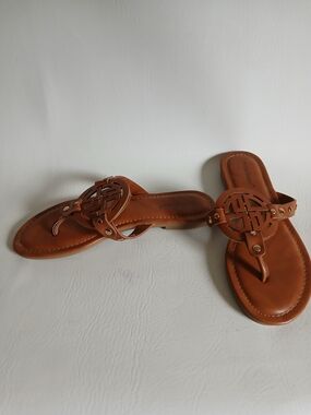 Pierre Dumas Tan Cutout Circle-Strap Thong Sandals Sz7M